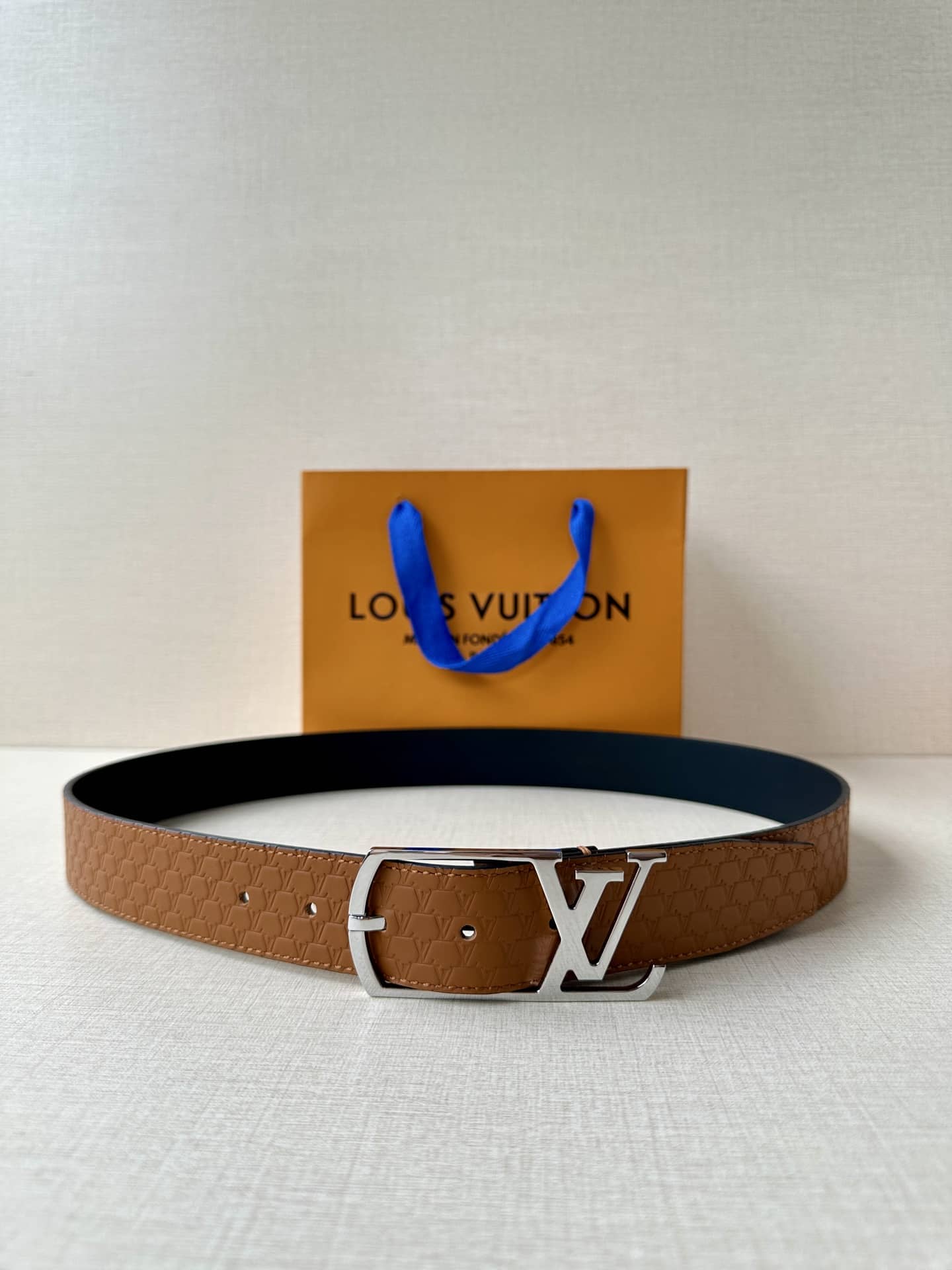 LV Belt-032